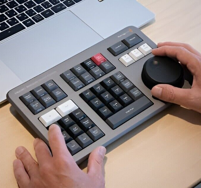 Blackmagicdesign DaVinci Resolve Speed Editor Dedicated Controller JAPAN NEW