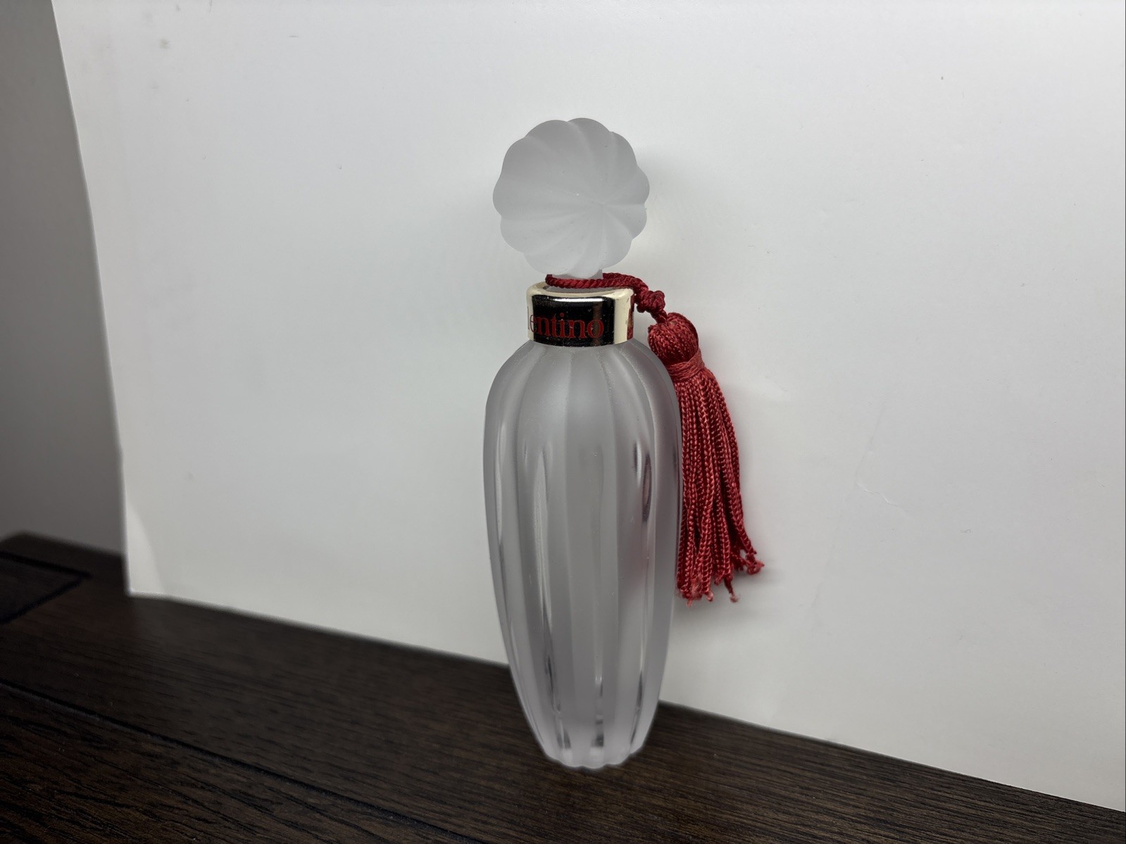 VINTAGE VALENTINO FACTICE DUMMY FROSTED GLASS PERFUME FRANCE 4 3/4" BOTTLE 1985