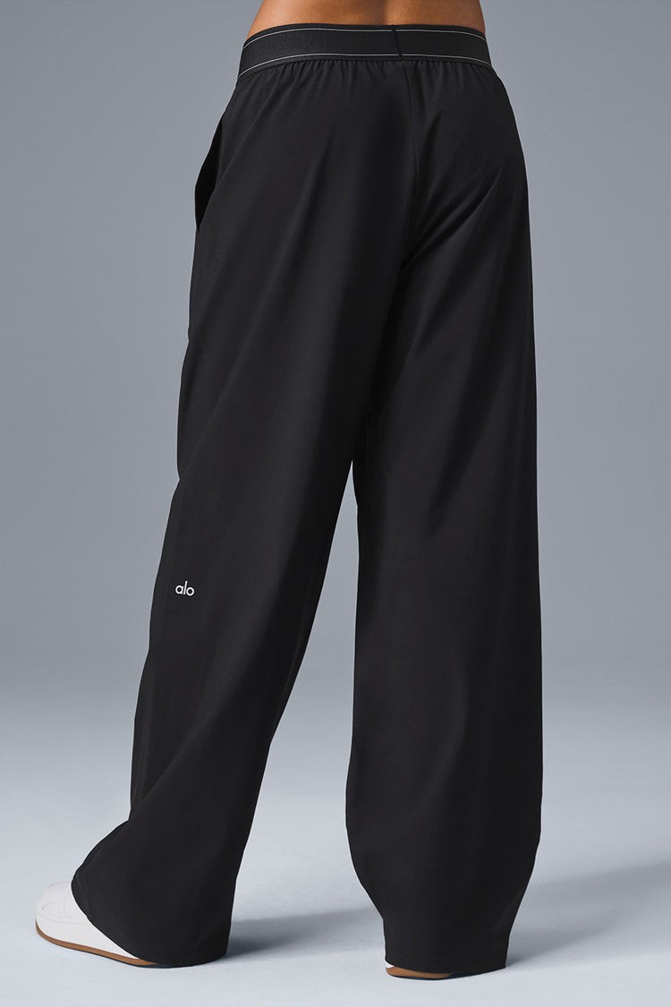 NIB ALO yoga Suit Up Trouser (Regular)-Black