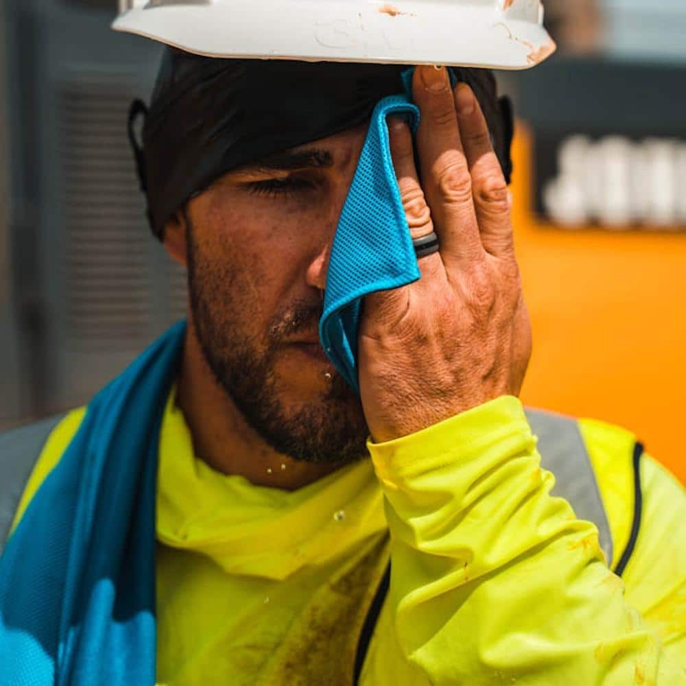 MOBILE COOLING 8 in. x 31 in. Blue Hydrologic Cooling Towel