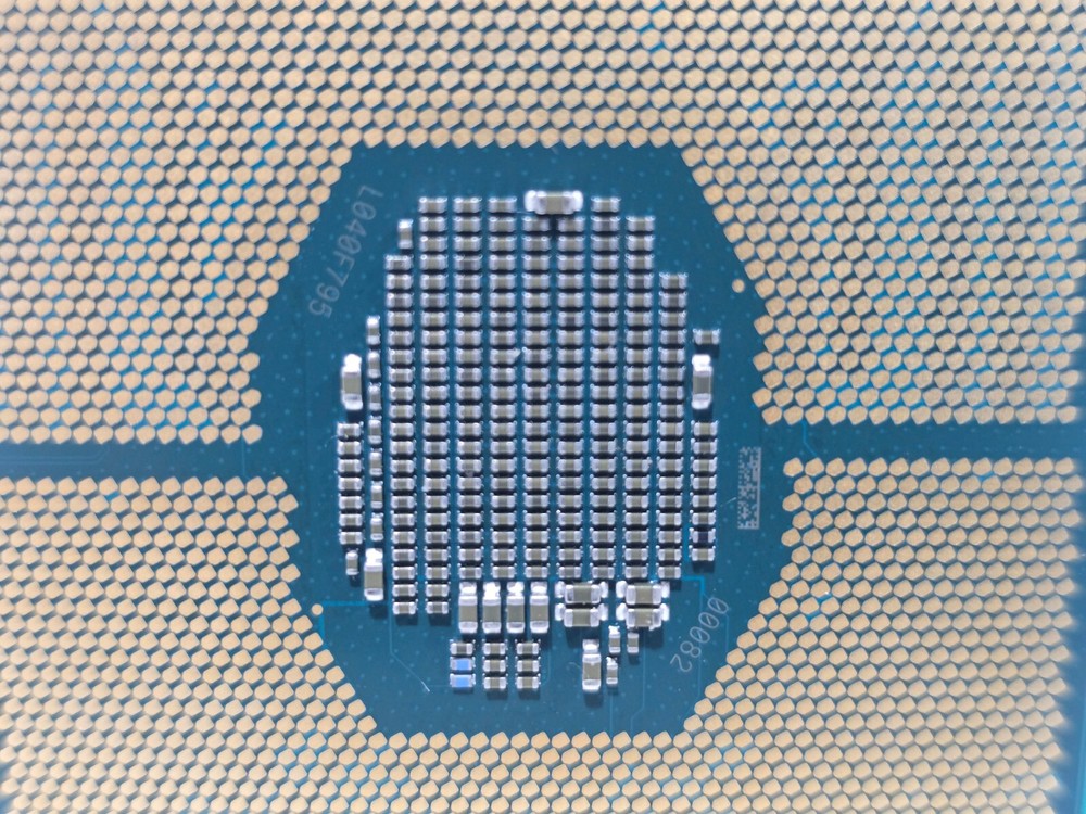 Intel Xeon Silver 4216 SRFBB 2.10 GHz 16 Core Server Processor FCLGA3647 CPU