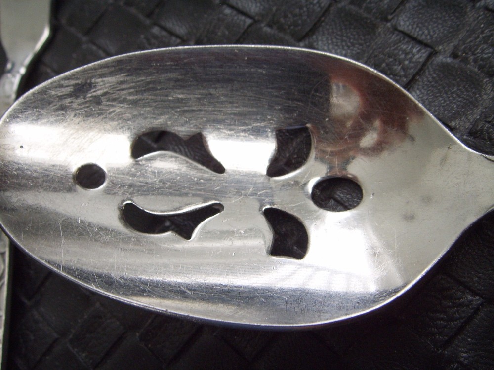 Everbrite Deluxe Stainless Serving Spoon + Butter Knife Flatware Replacement