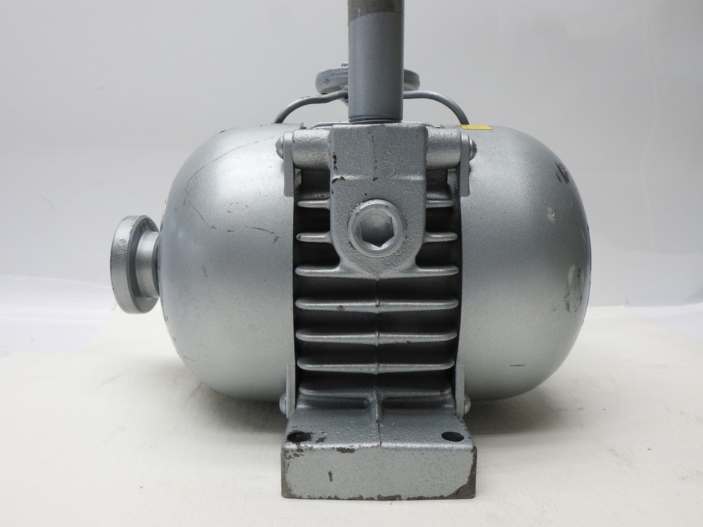 GAST 2065-V2A Vacuum Pump - NEW READ DESC