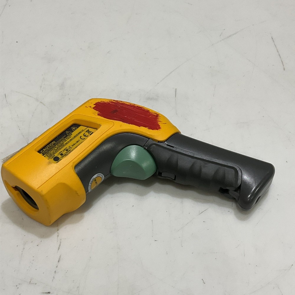 FLUKE 55066 IR THERMOMETER S8M