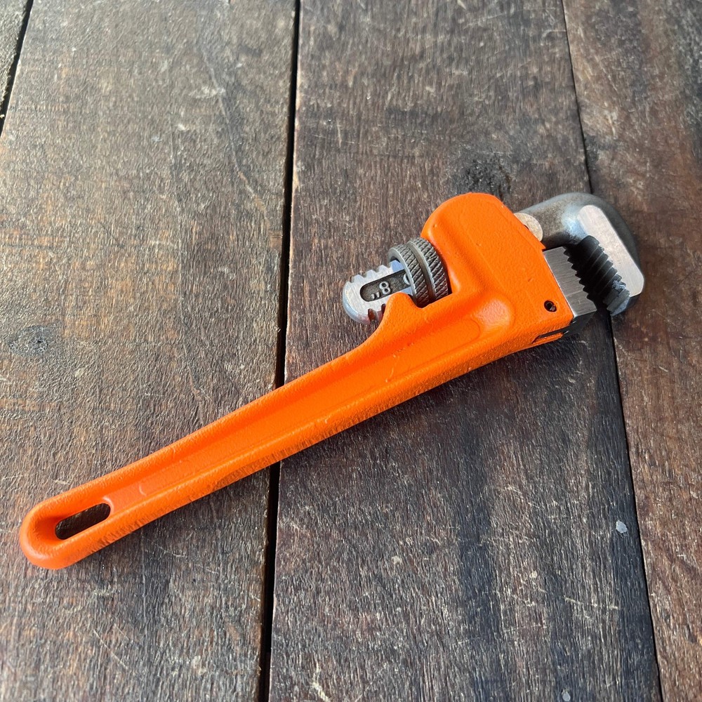 Heavy Duty 8-Inch Pipe Wrench