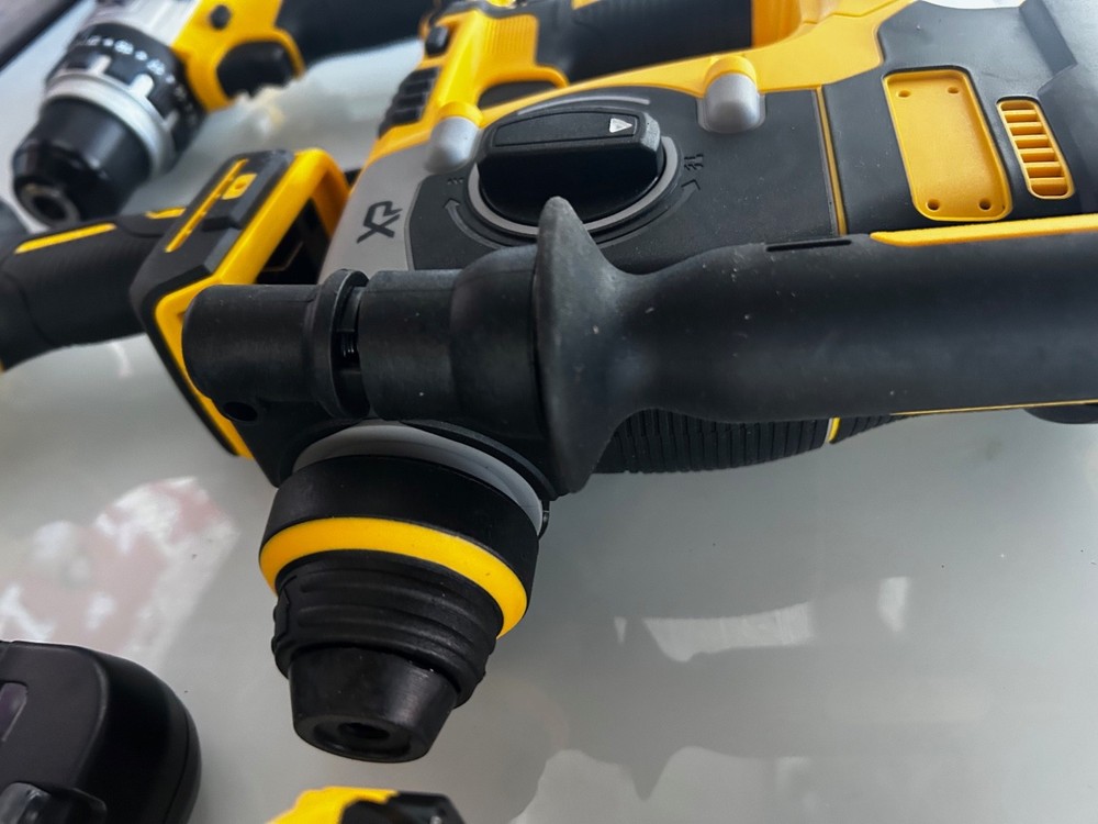 New Dewalt Dupe Drill Kit ( Unbranded )