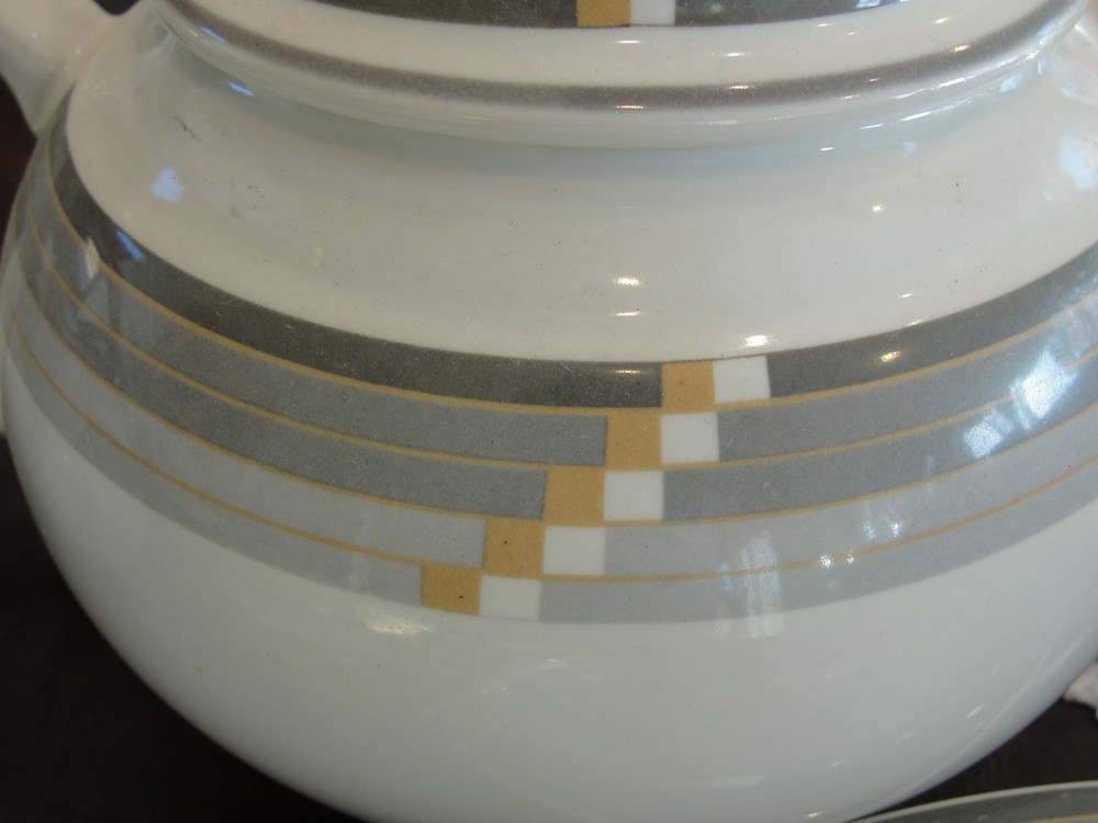 NORITAKE OPTIMA GRAY TEA POT, SALT AND PEPPER SET