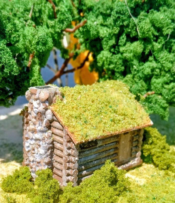 N scale Log Cabin