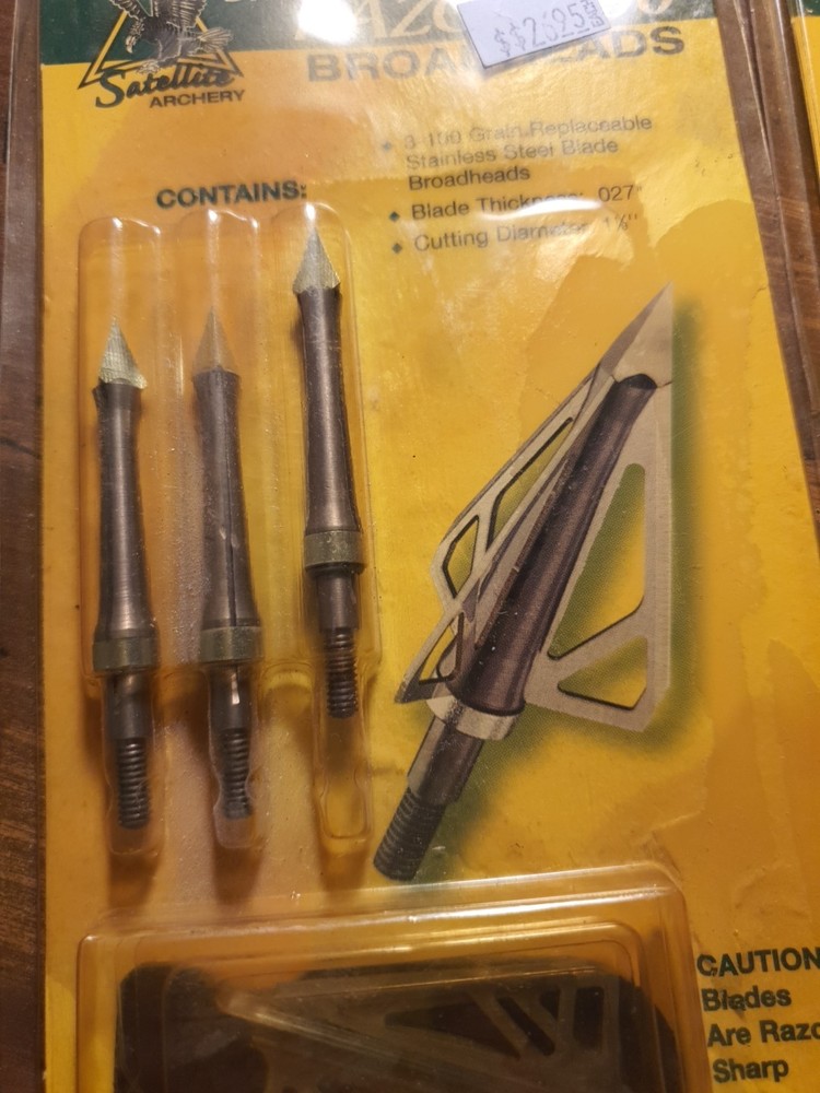 Satellite Archery Straight Razor-100 Broadheads