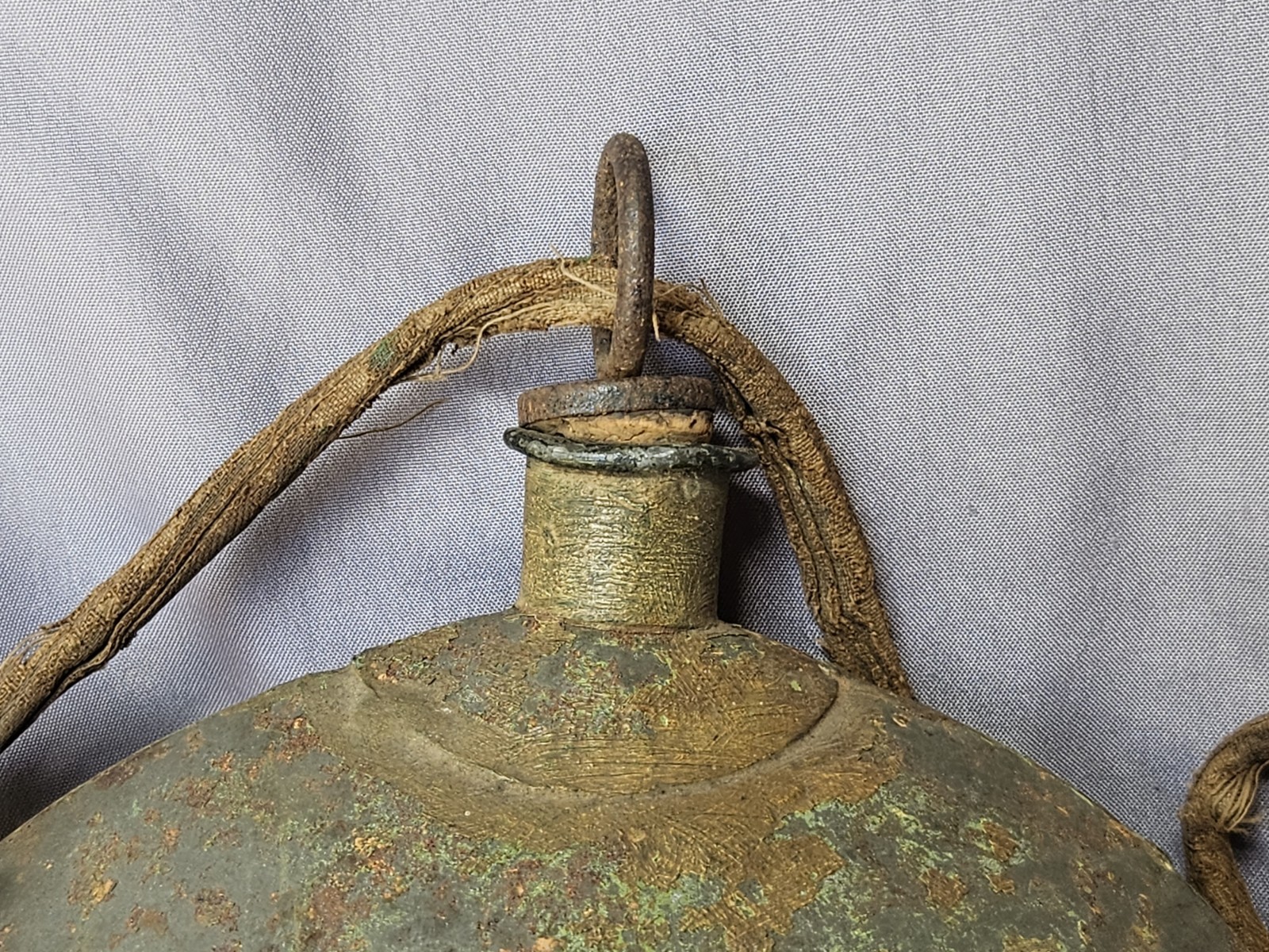 ORIGINAL AMERICAN CIVIL WAR SMOOTH SIDE CANTEEN WITH PAINTED FLOWERS AND STRAP