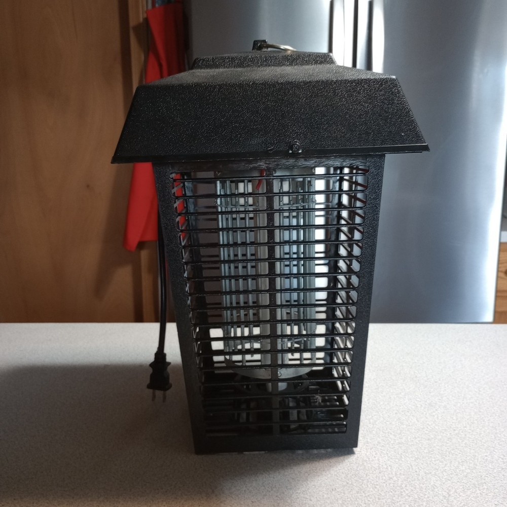 FLOWTRON Electronic Insect Killer Bug Zapper 1 Acre BK40D - NICE!
