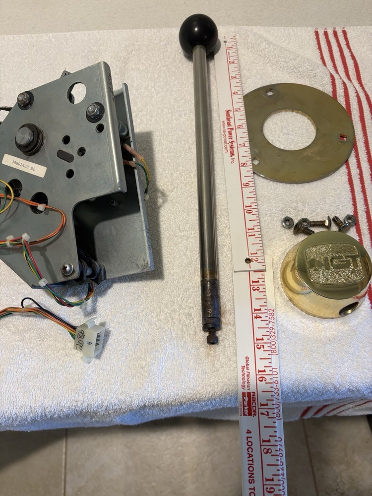 IGT S-2000 & S-Plus Upright Reel Pull Handle and Assembly