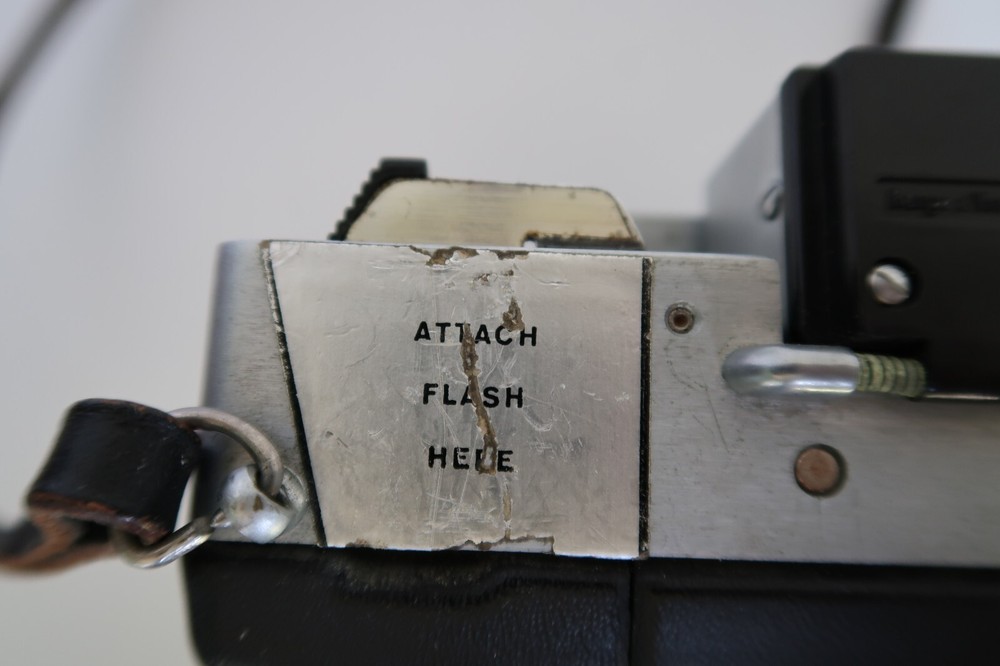 Vtg Polaroid Land Camera 250 Automatic With Cover and Strap