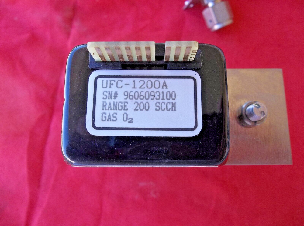 UNIT Model UFC-1200A mass flow controller 9 21 4e