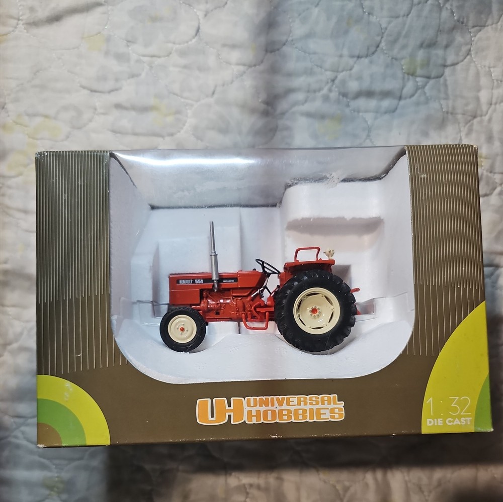 Universal Hobbies 1/32 renault 551