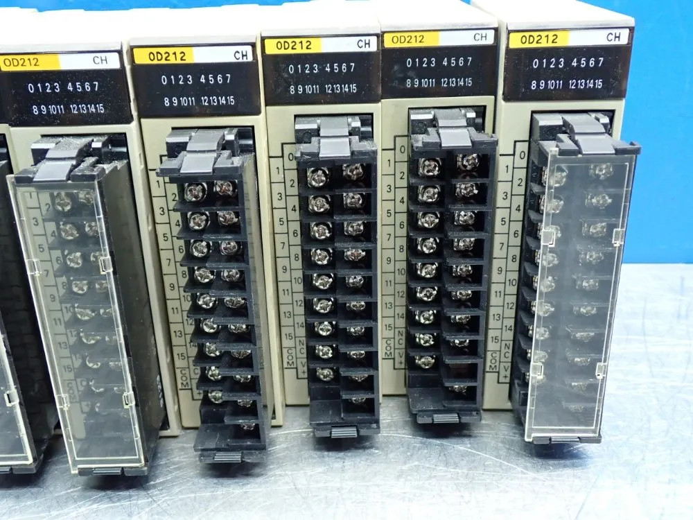 OMRON PLC EXPANSION OUTPUT MODULE, 7PCS C200H-OD212