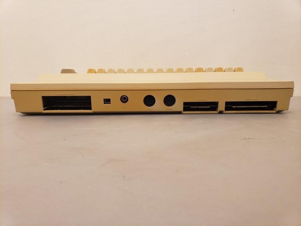 Vintage Commodore 64C Console Home Personal Computer w/ accessories ***Tested