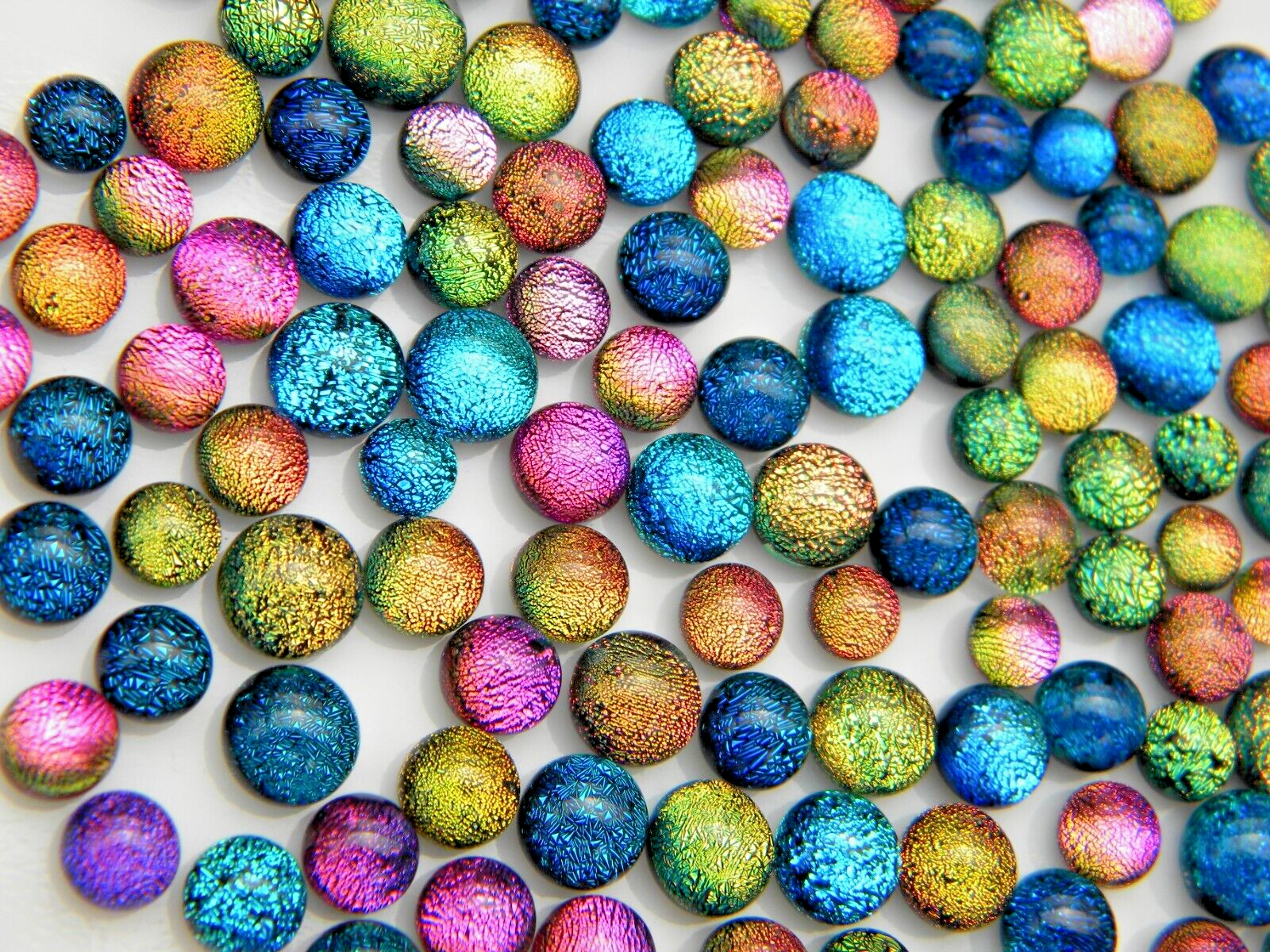 (CLEAR GLASS ON TOP) TINY DOTS Lot 100 pcs DICHROIC FUSED GLASS (V100) CABOCHON