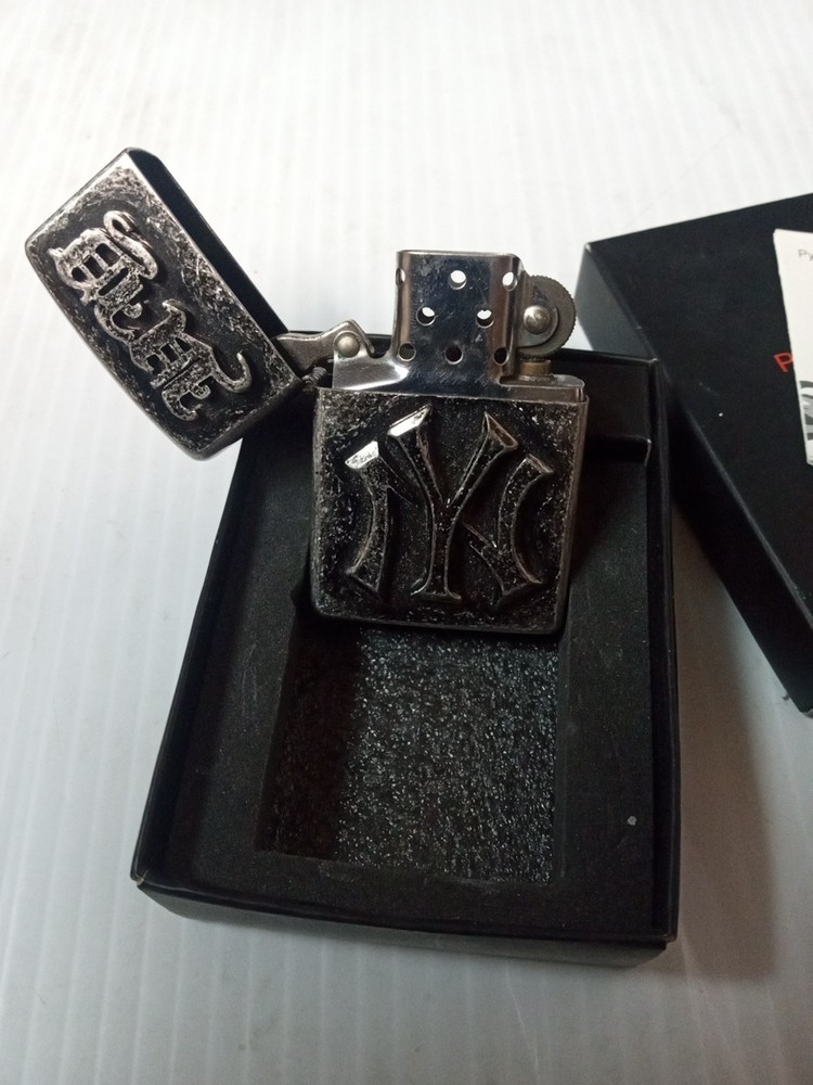 PyroMax NY Yankees Lighter