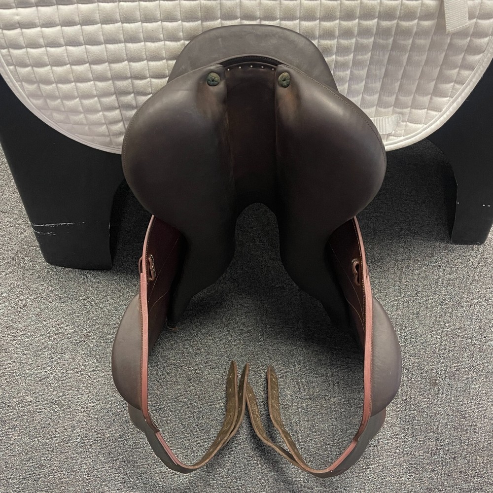 Used Devoucoux Chiberta S - Size 17" Monoflap Jump Saddle Brown