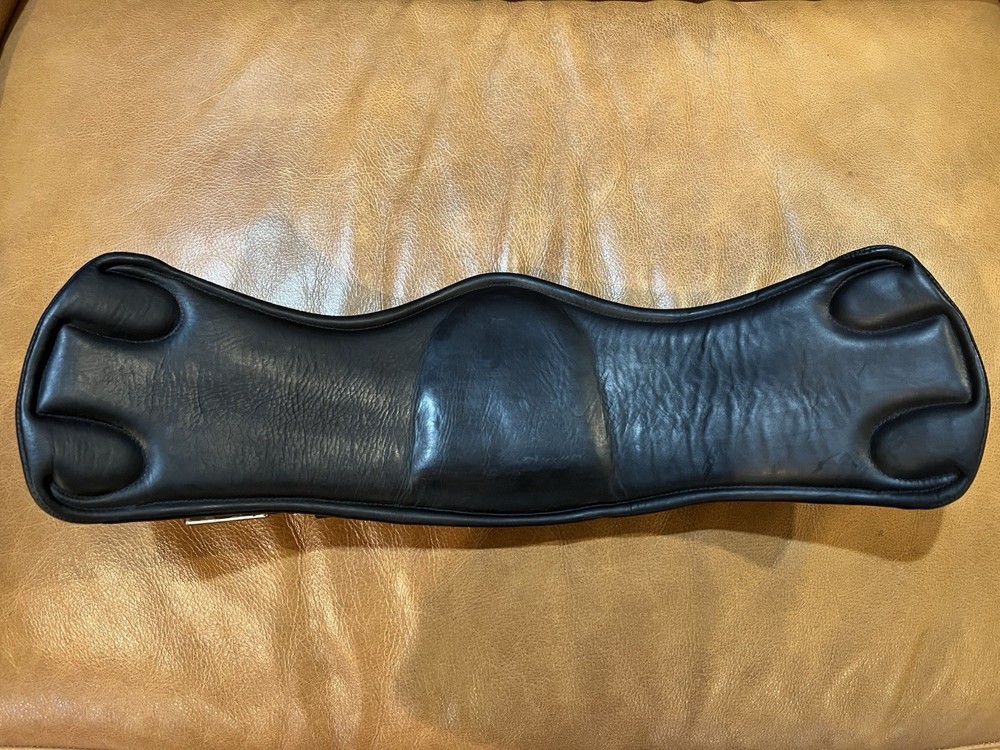 40-16 Devoucoux Monoflap Girth Black