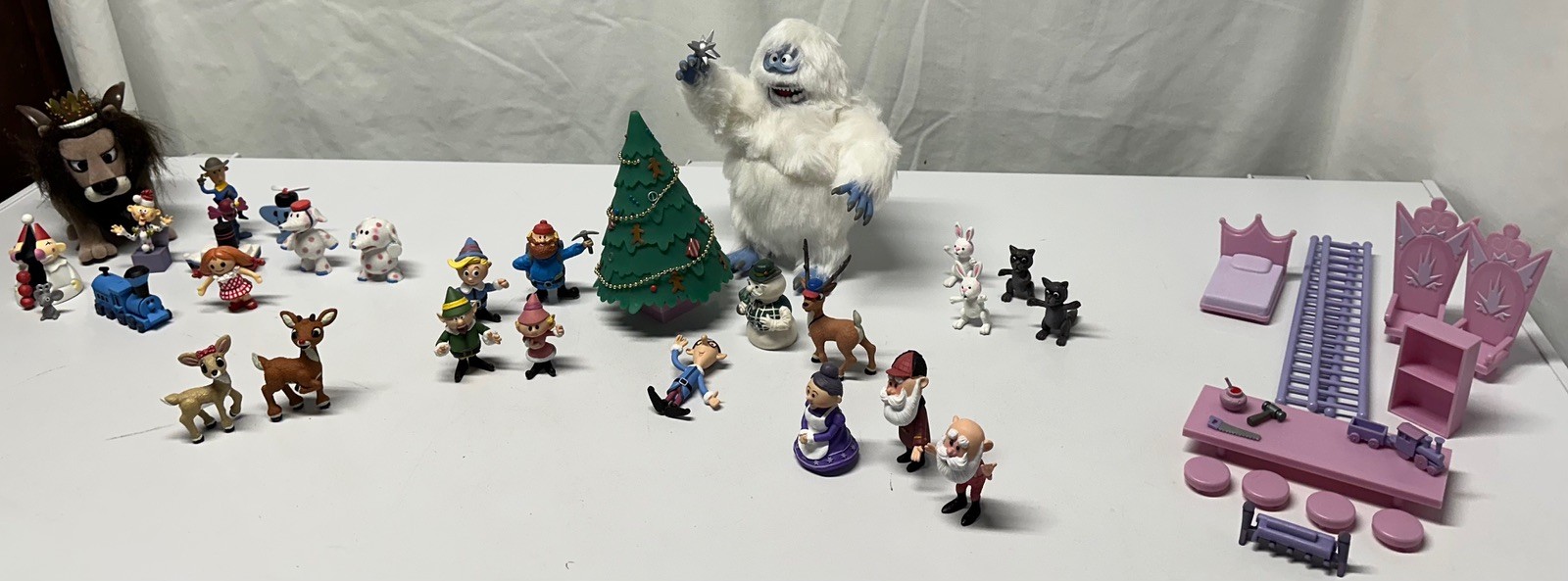 Playing Mantis Rudolph - Santa's Castle - plus extras from non-smoking home!