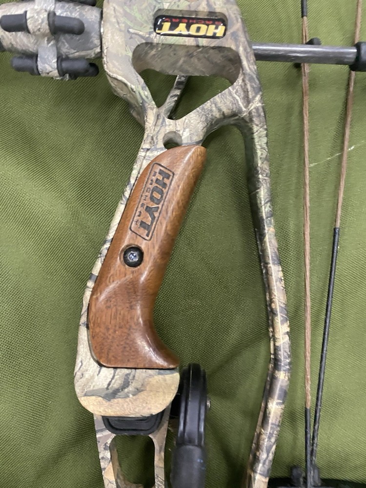 Hoyt Nitrum Turbo 60 WT 29 Draw Compound Bow Bundle