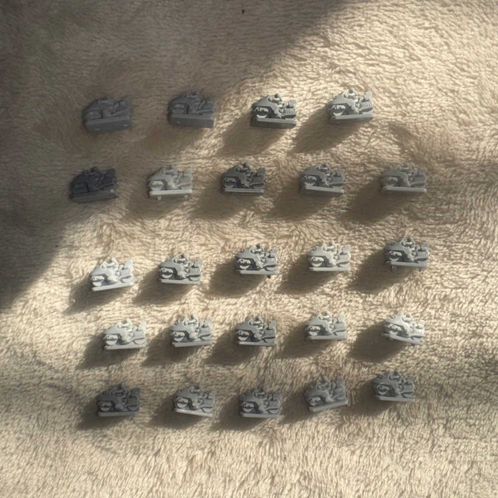 Warhammer EPIC 40K - 24 Imperial Guard Bikes