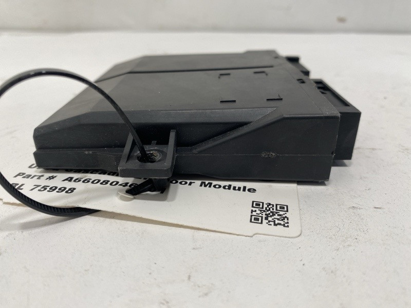 2019 Freightliner Cascadia Cab Module A6608046001 (650-11005)