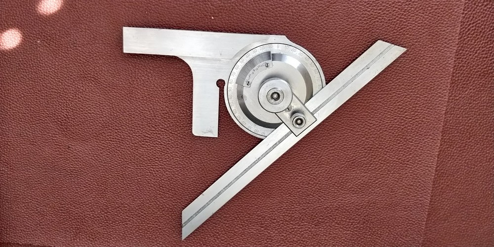 Vintage Machinist Universal Bevel Protractor with 8" Blade