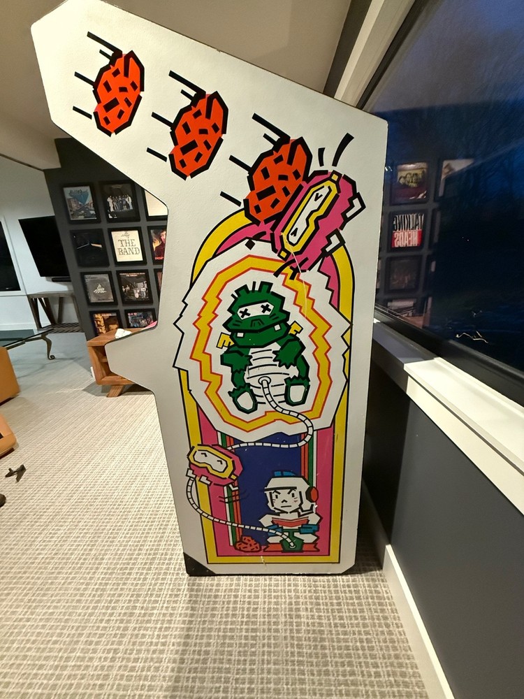 DIG DUG ARCADE MACHINE by ATARI (Excellent Condition) *RARE*