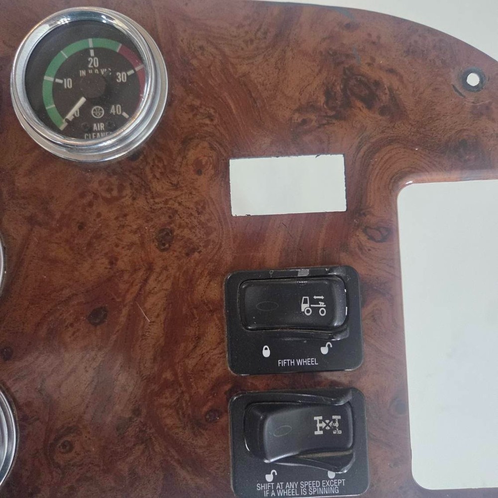 2007 Peterbilt 386 Instrument Panel- 17-04236-19300c