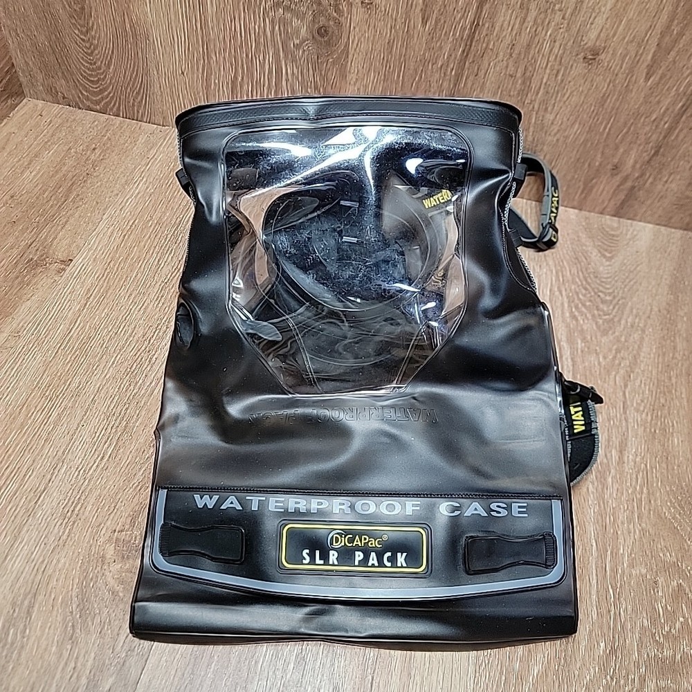 DICAPAC WP-S10 Floating Waterproof DSLR Camera Case Underwater