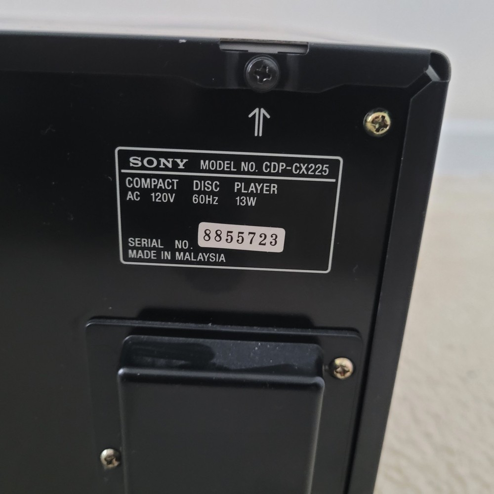 Sony CDP-CX225, 200-CD changer Mega storage Carousel, without Remote, Tested.