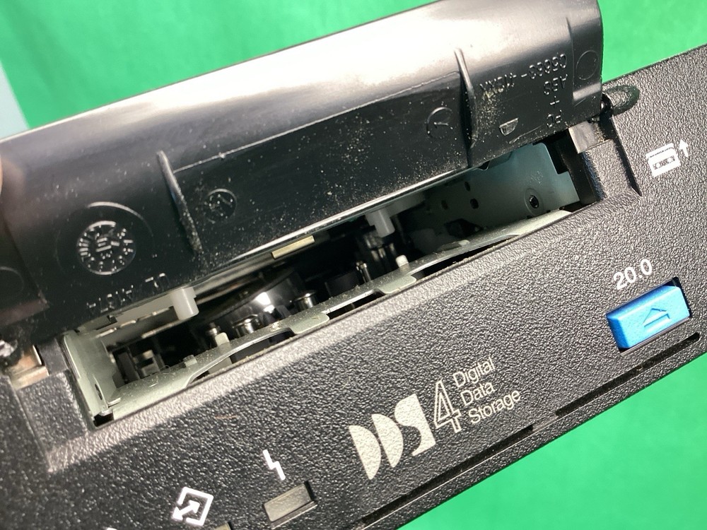 IBM SCSI DAT DDS4 Internal Computer Tape Backup Drive C5683 19P0798 - UNTESTED