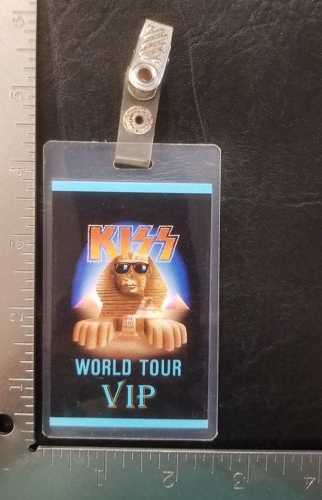 KISS / ERIC CARR - VINTAGE ORIGINAL CREW CONCERT TOUR LAMINATE BACKSTAGE PASS