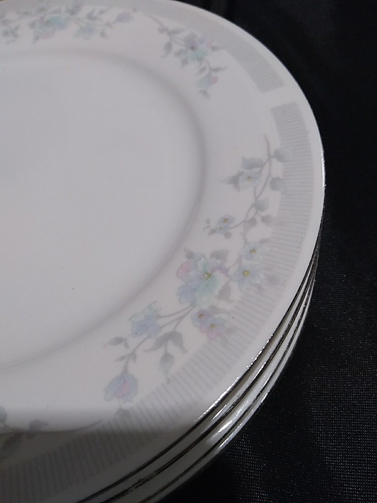 Wade "Eloquence" 7.5" Salad Plate. (18)