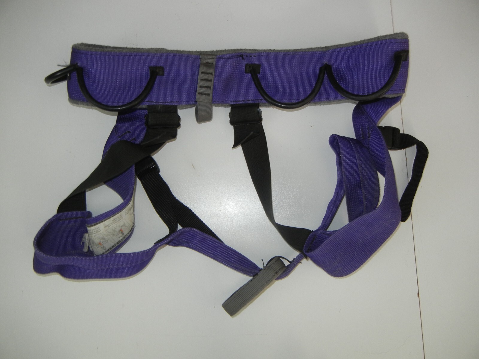 MADE IN USA Purple SIT CLIMBING HARNESS MODEL #24886 Rock Wall Gym Sz MEDIUM