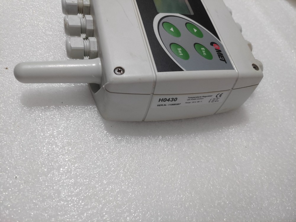 Comet H0430 temperature transmitter and controller