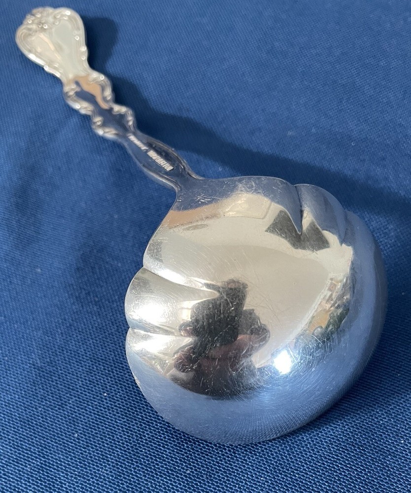 International Silver 1971 INTERLUDE Pattern Silver Plated Gravy Ladle - EUC