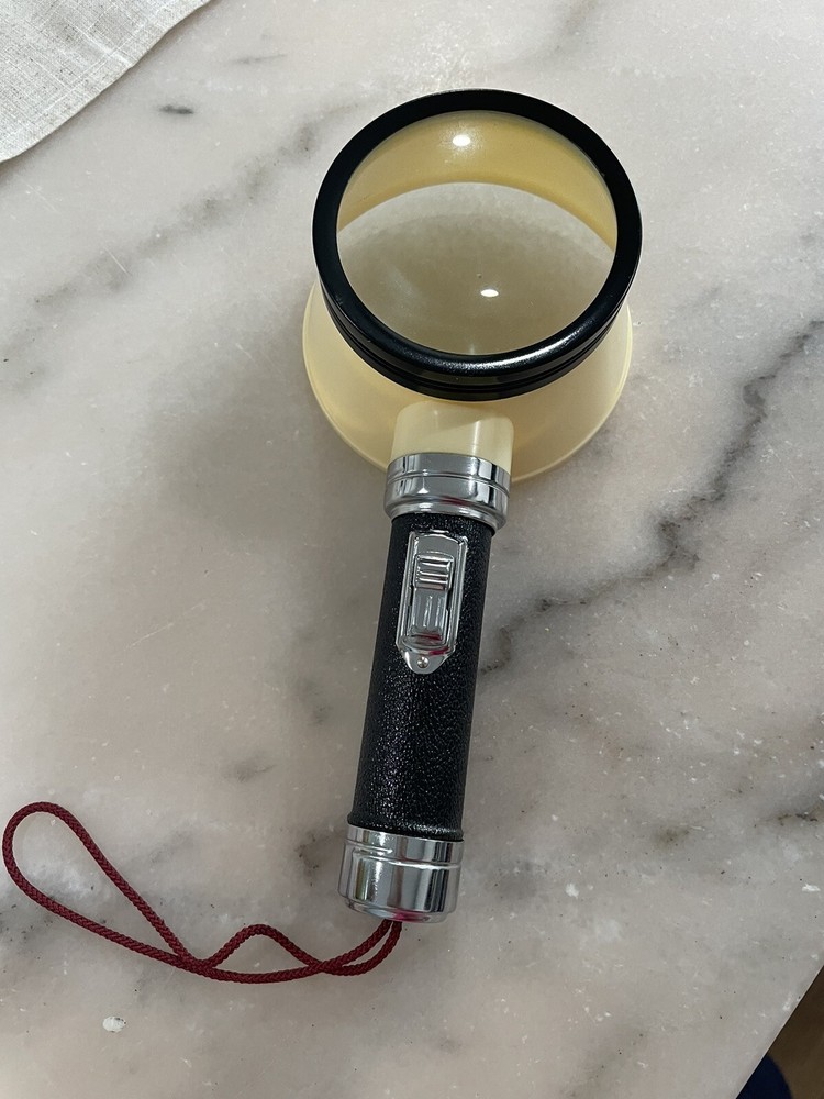 Vintage FLASH MAGNIFIER Lighted Magnifier