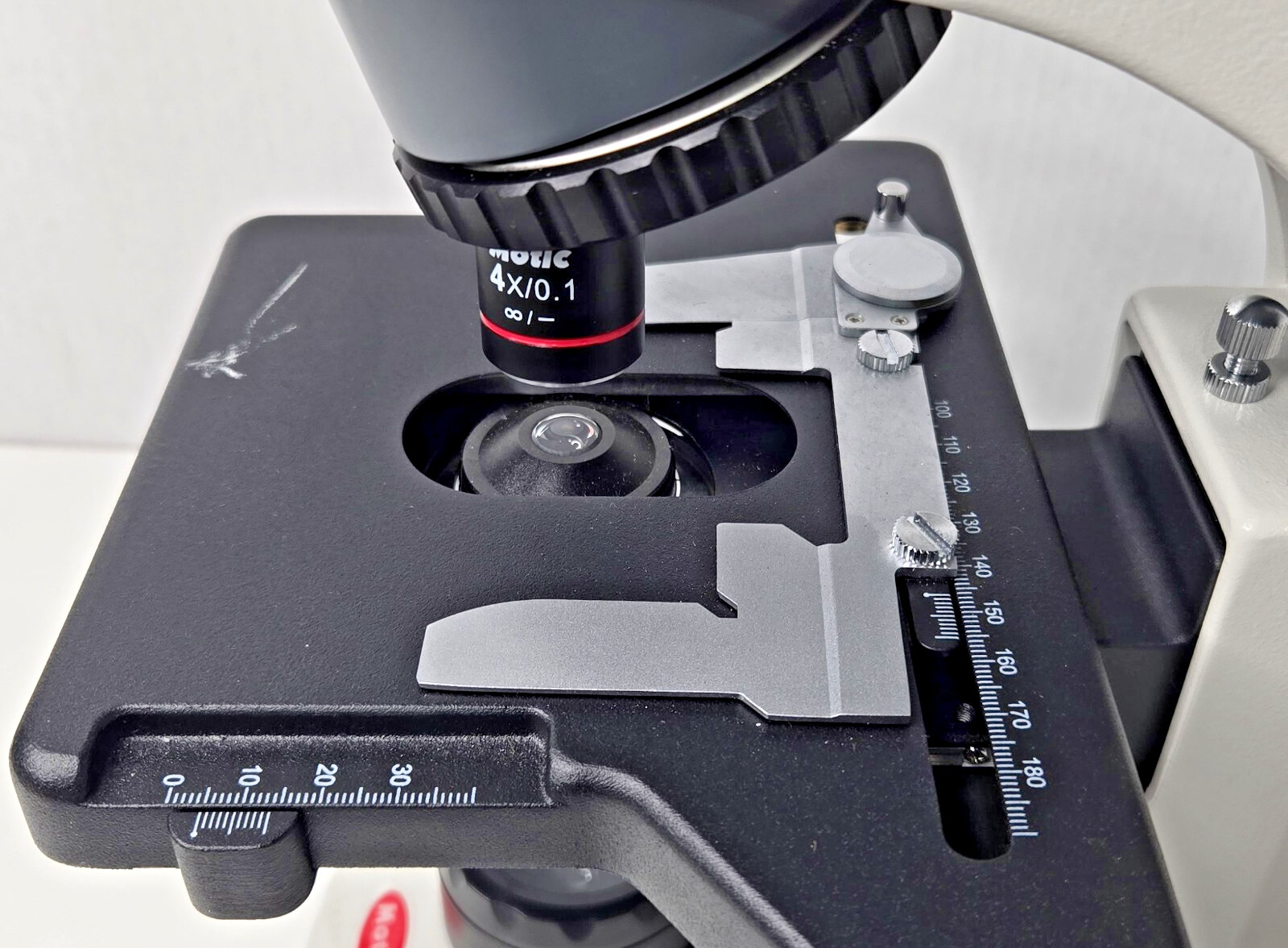 Motic BA210E LED Compound Binocular Microscope with 4X/0.10 Objective Tested