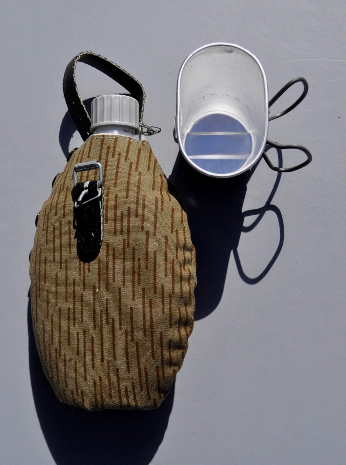 East German Army Cold War Canteen Rain Pattern Camo Cover And Cup Set Free Ship