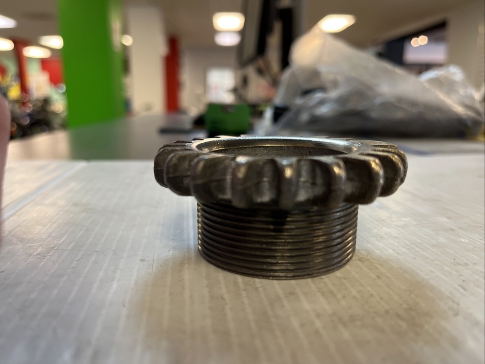 NORTON COMMANDO 850 SHORT THREADS EXHAUST PIPE NUT LOCK RING 06-3988