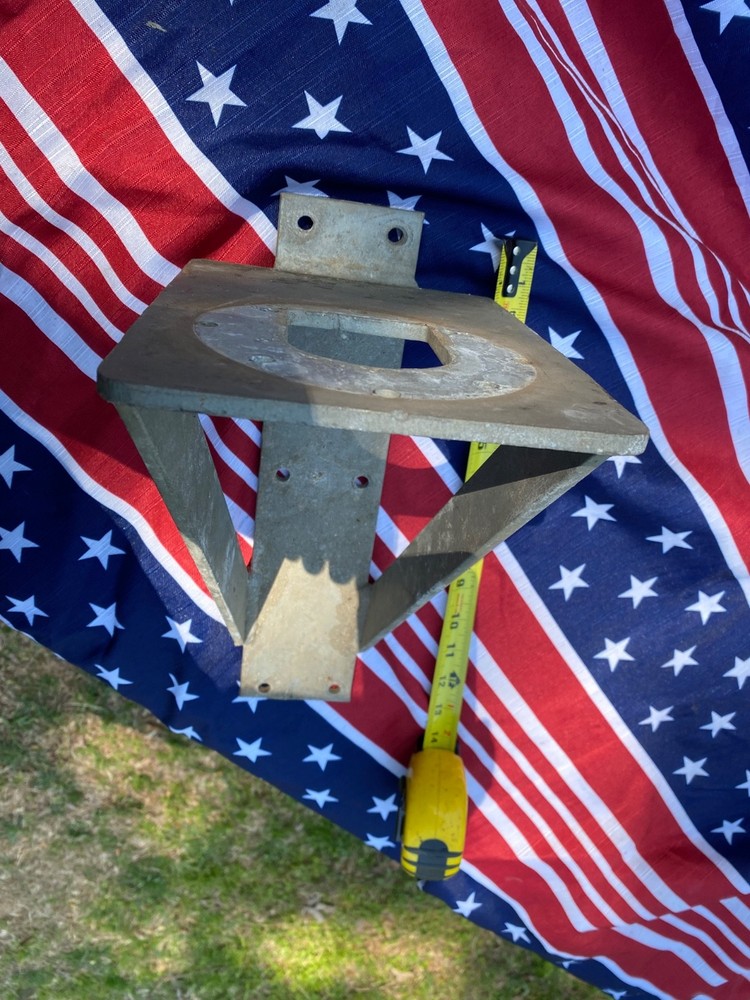 Antenna tower rotor rotator side mount bracket