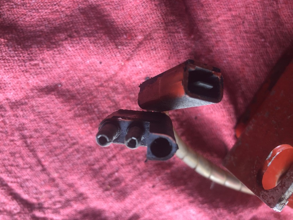 WESTERBEKE W30 4-91 VOLTAGE REGULATOR With Bracket