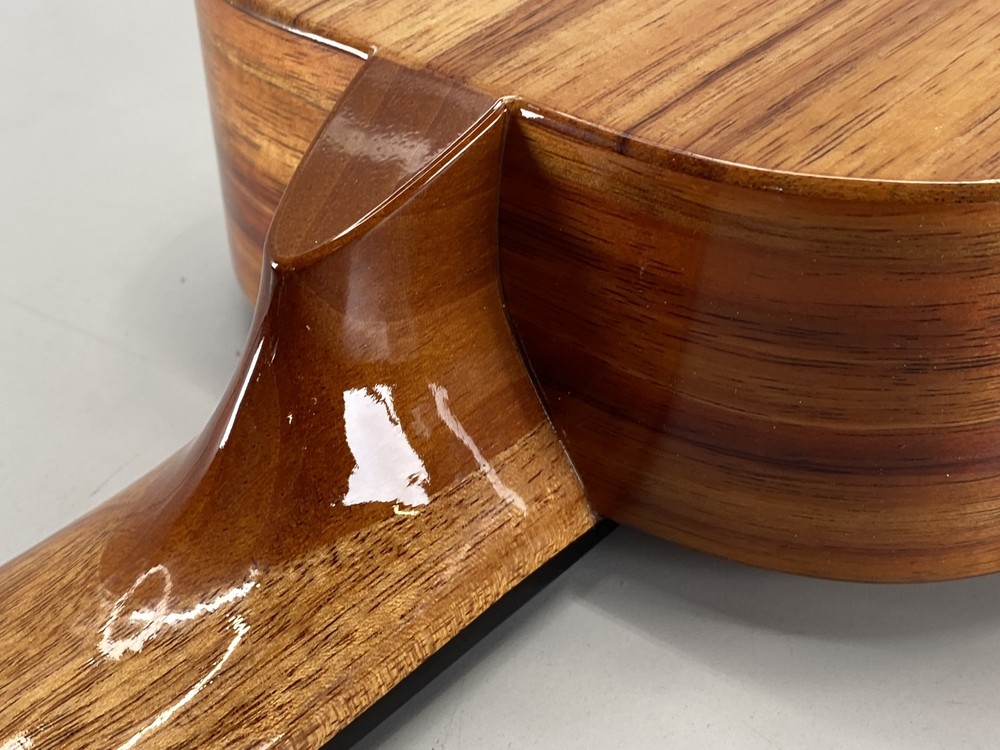 KoAloha Solid Hawaiian Koa Gloss Guitarlele- Brown