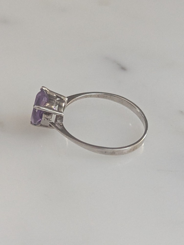 925 Sterling Silver Amethyst Heart Ring Size 6
