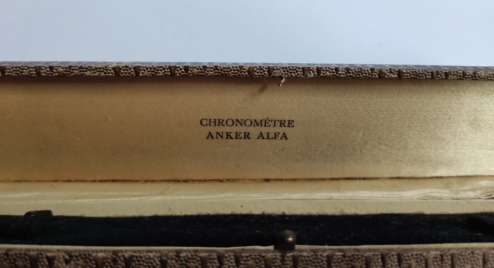 ANTIQUE/VINTAGE WATCH BOX