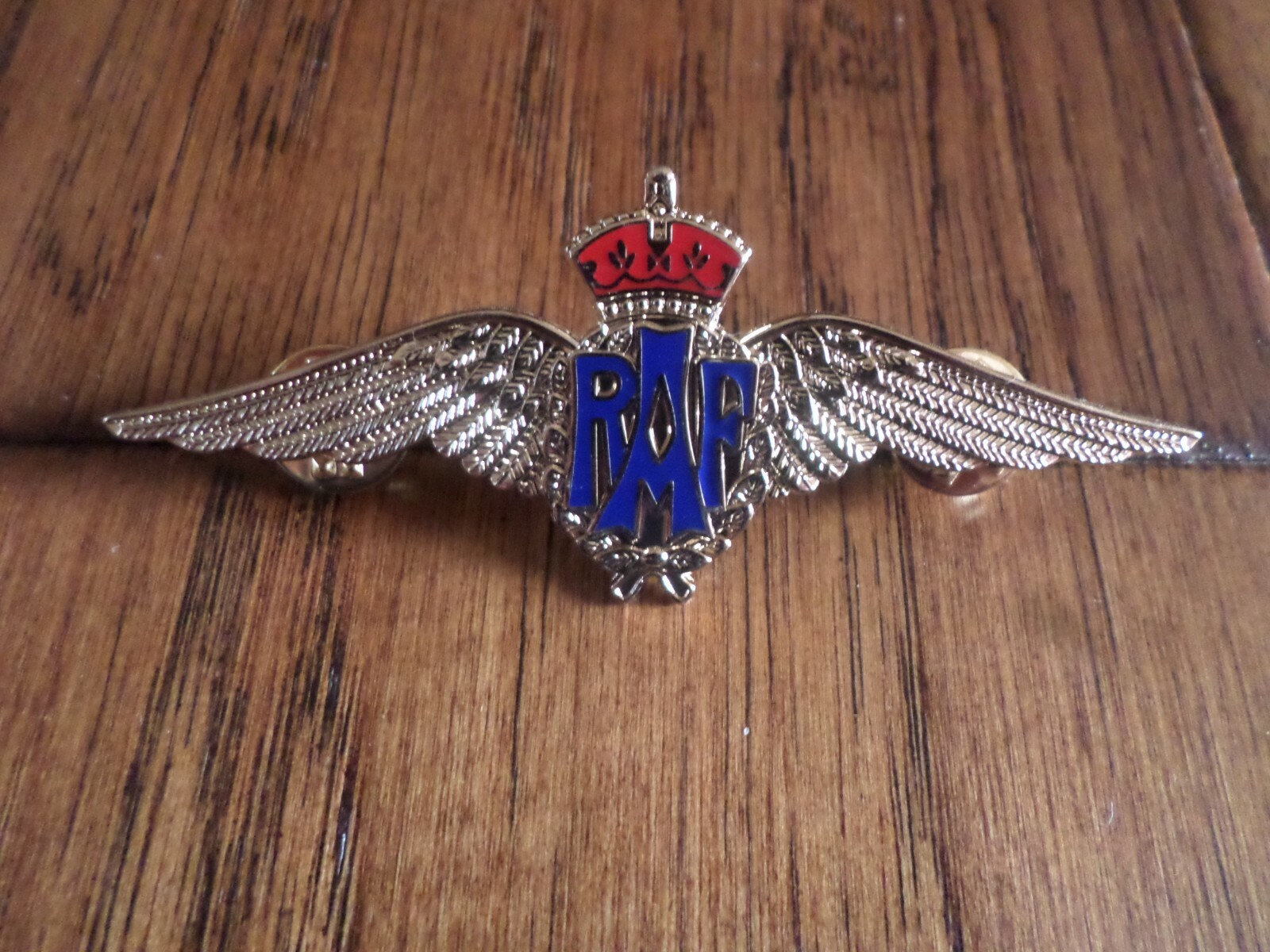 BRITISH ROYAL AIR FORCE MILITARY WINGS BADGE 3 1/4" DOUBLE POST METAL PIN